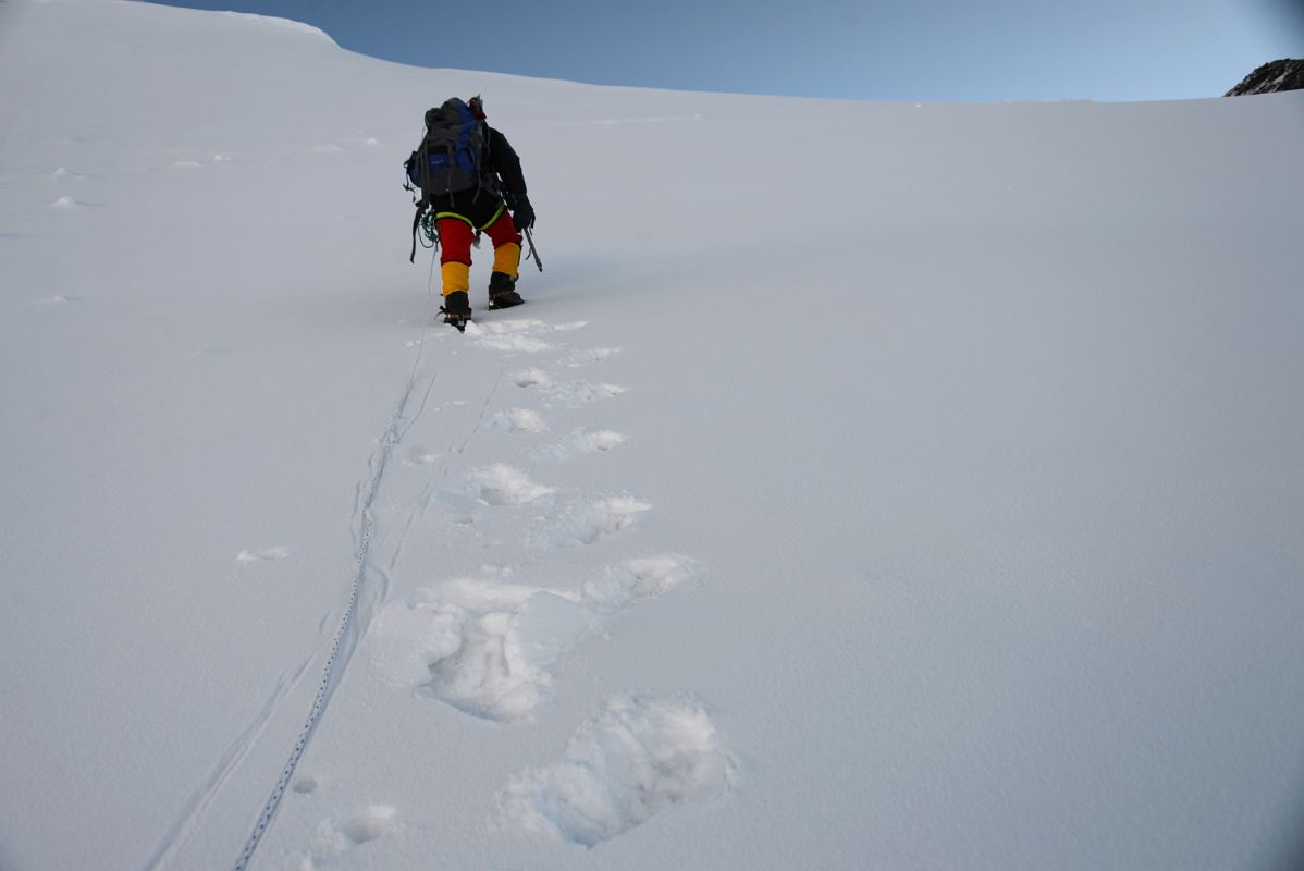 09 Climbing Sherpa Lal Singh Tamang Leads The Way Up The Snow Slope From Lhakpa Ri Camp I Towards The Summit 